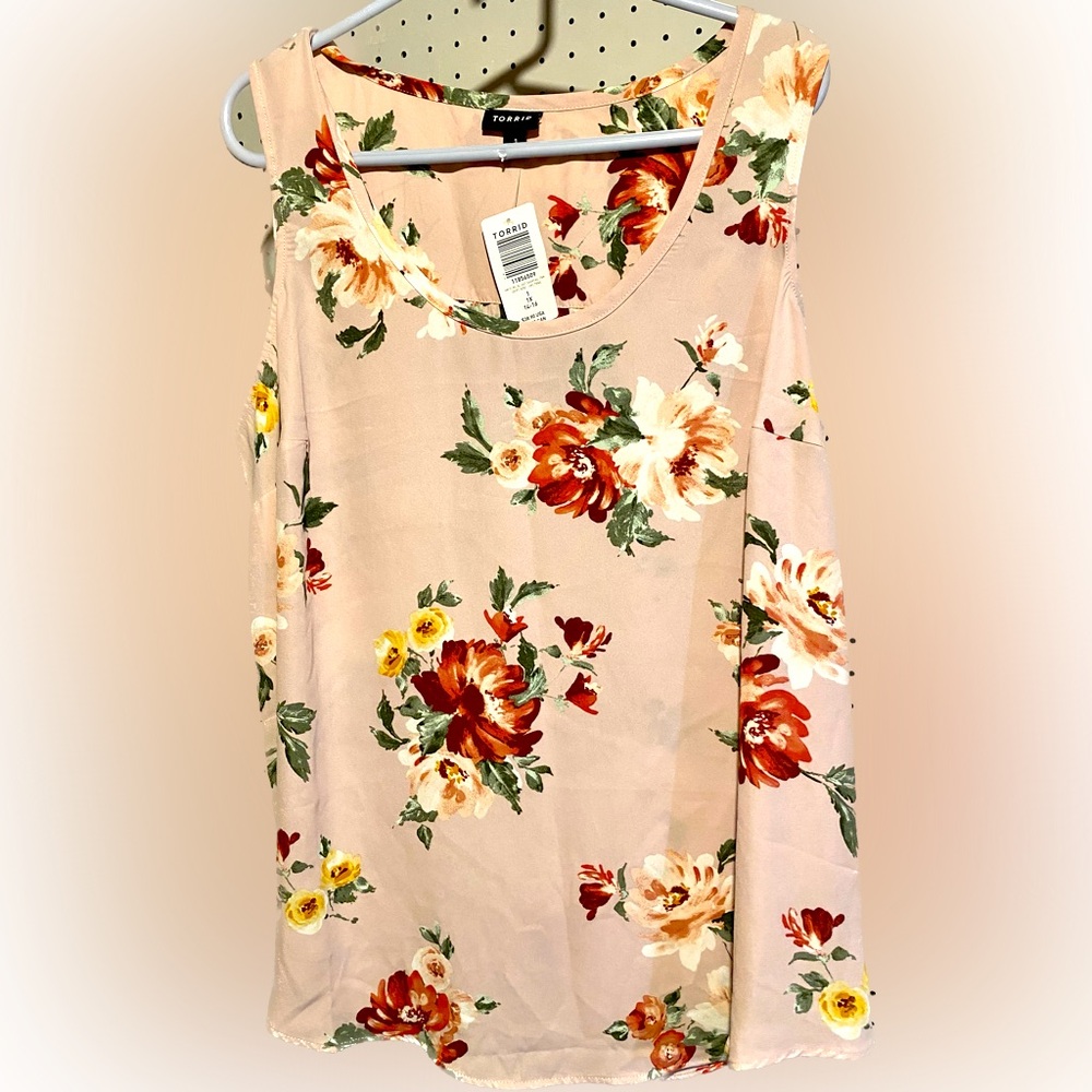 Torrid 1x NWT pink floral shell tank silky georgette vivid colors under blazer